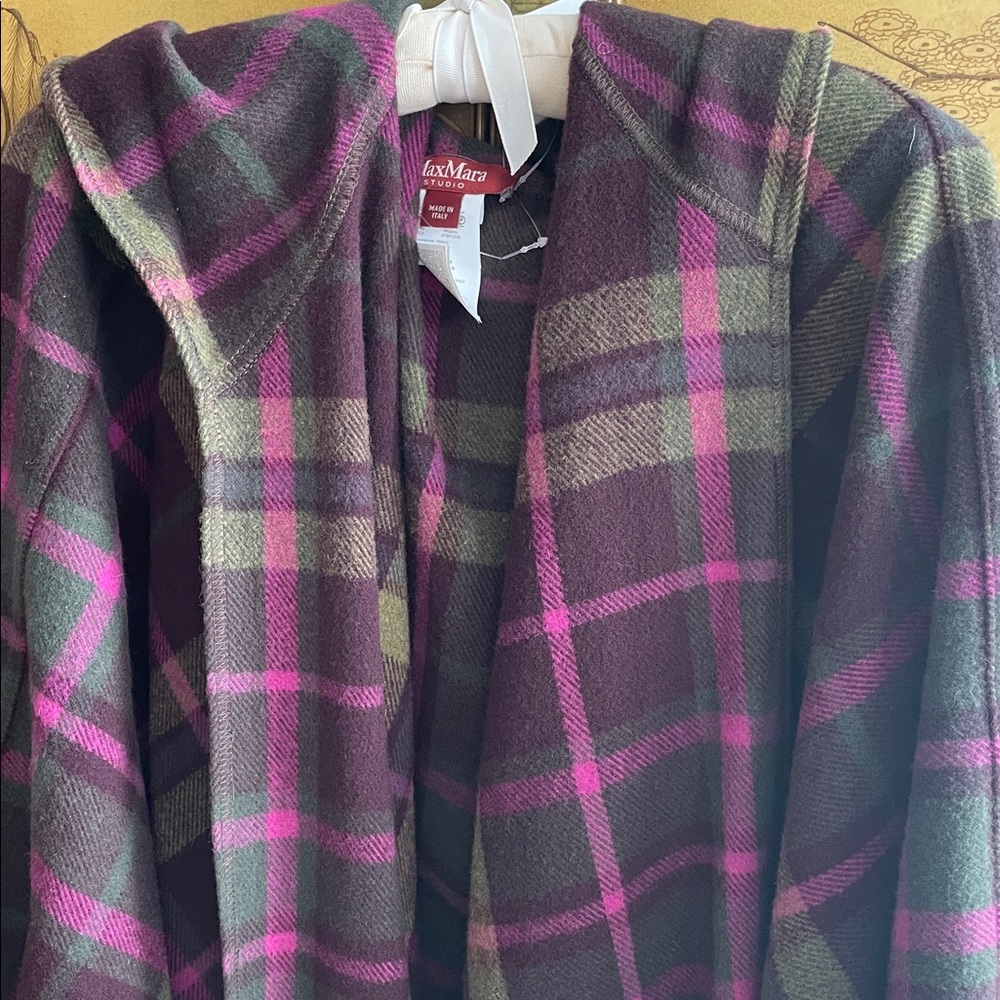 MAX MARA Outlander Tartan Plaid Hooded Ruana Cape Olive Green Fringe M Like New! - Picture 8 of 14